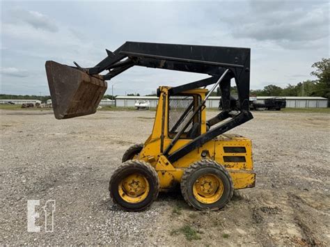 WHITE 425L Skid Steers Auction Results 